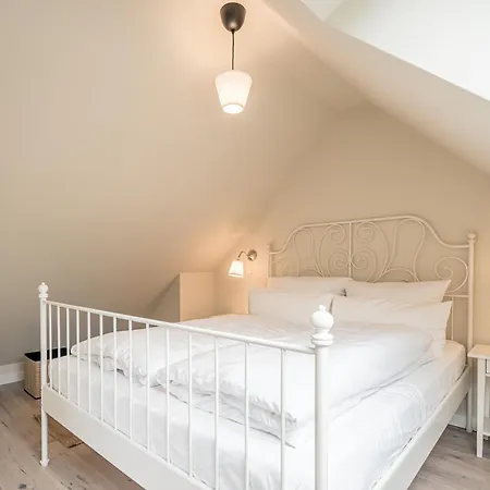 Appartement Altes Tageloehner Haus - Whg 2 *